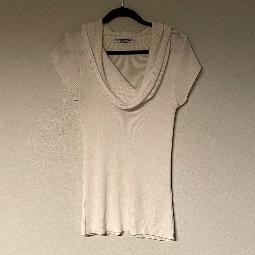Cotton Emporium Cream Slouch Neck Thin Short Sleeve Sweater. Size Medium.